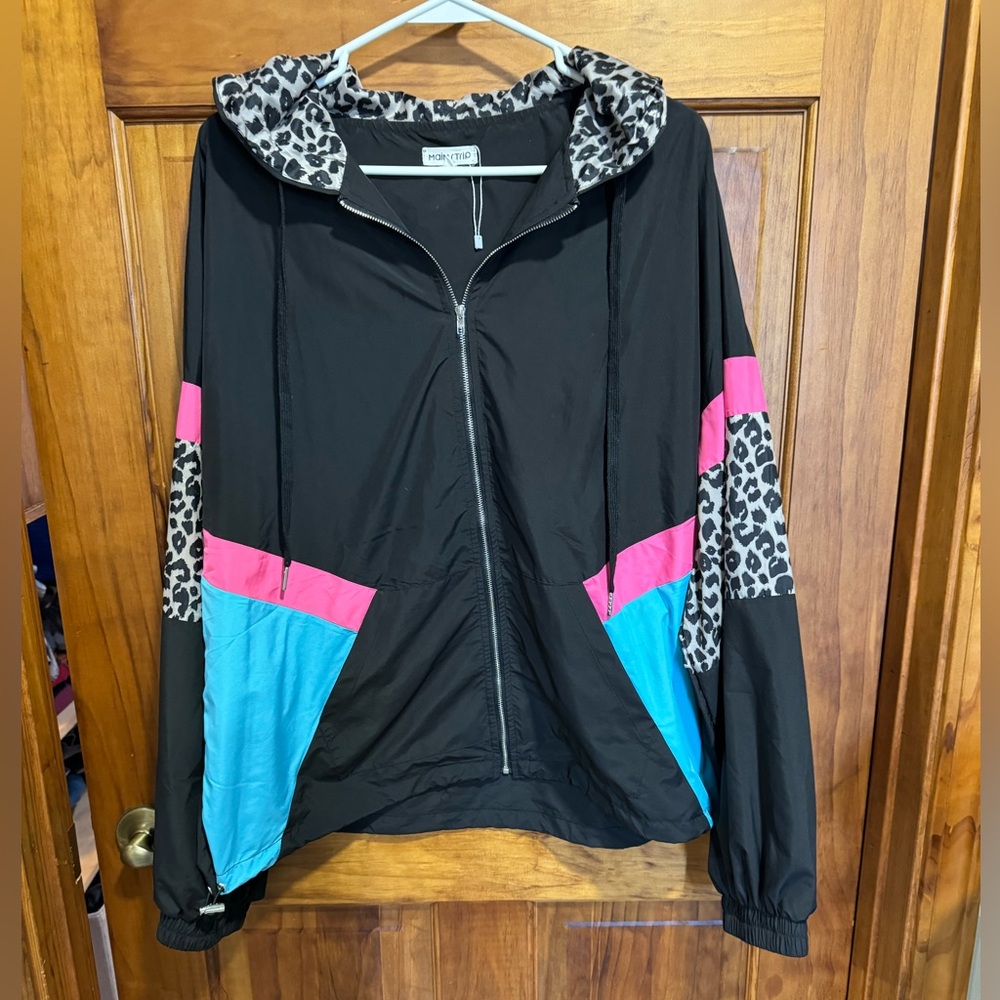 Bar T boutique. Windbreaker. Large.